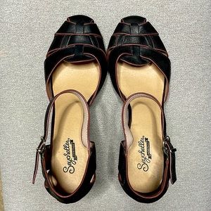 Seychelles Heritage Black Heel with Brown Trim size 8.5